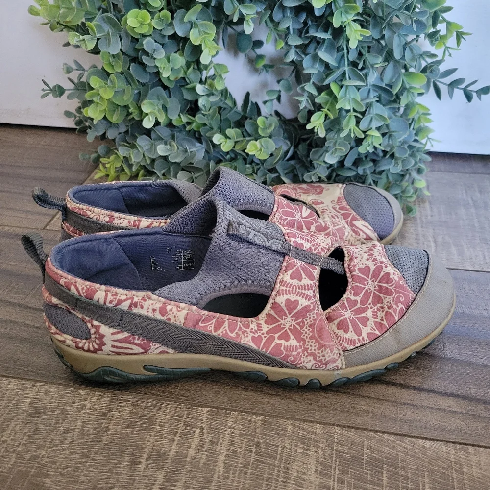 Teva Ochoa Water Sport Shoes Pink Gray Women's Size 7 Quick Drying - Picture 2 of 9